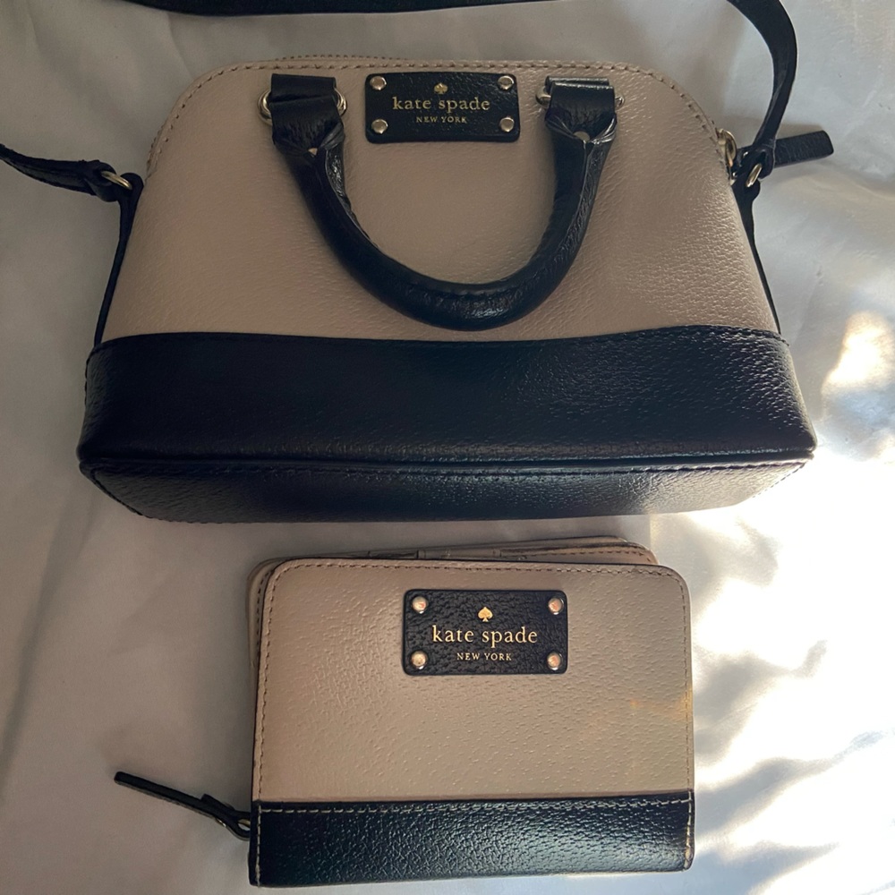 Small Kate spade purse with matching wallet
